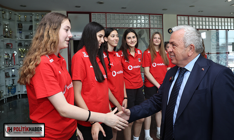 Başkan Özdemir’den filenin genç sultanlarına ziyaret