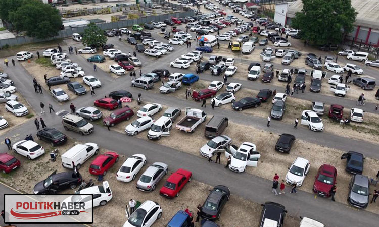 Bayram öncesi Bursa oto pazarında yoğunluk