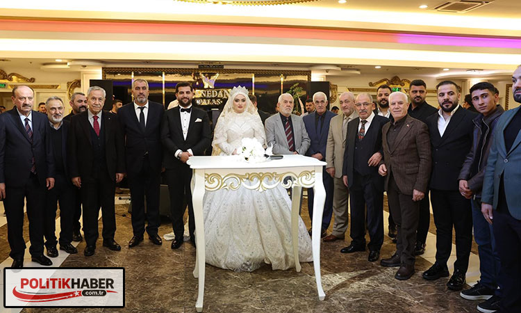 Bursa'da protokolü buluşturan düğün!