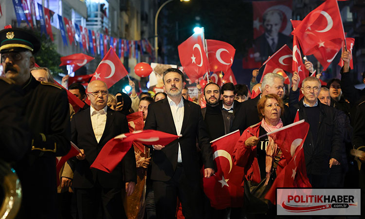 Cumhuriyet ritminde Bursa tek yürek!