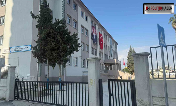 Ortaokulda panik! 26 öğrenci hastaneye kaldırıldı